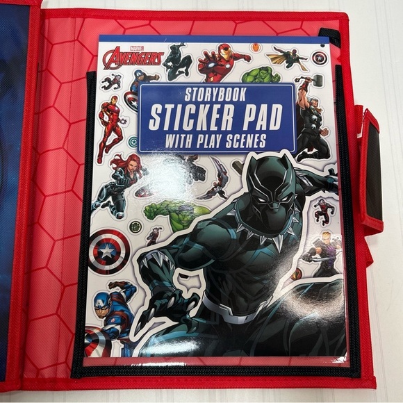 Marvel Avengers Boy Girl Entertainment Tri Fold Case Games, Crayon, Fun Gift - Picture 4 of 16